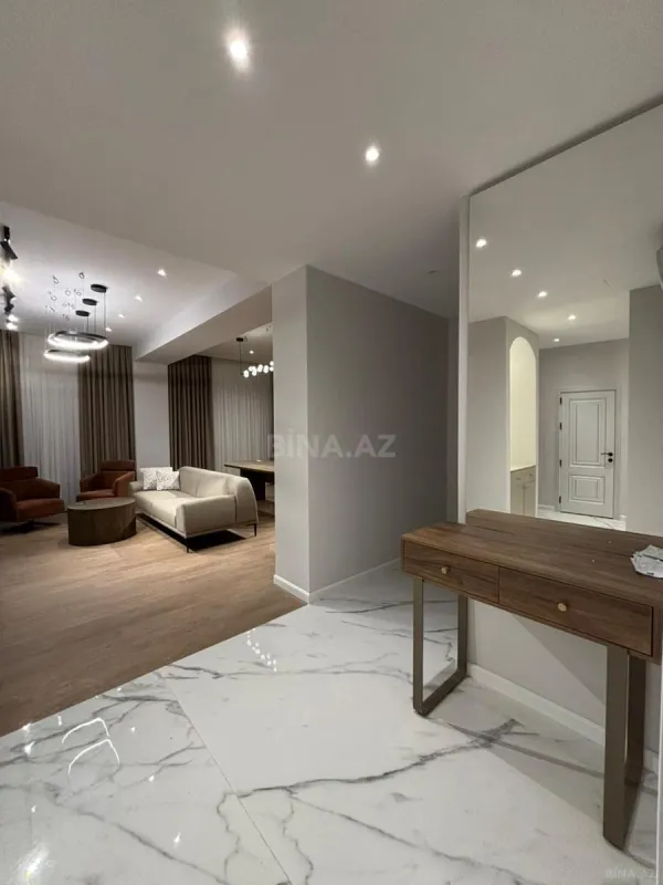 Kirayə verilir 3 otaqlı mənzil 120 m²