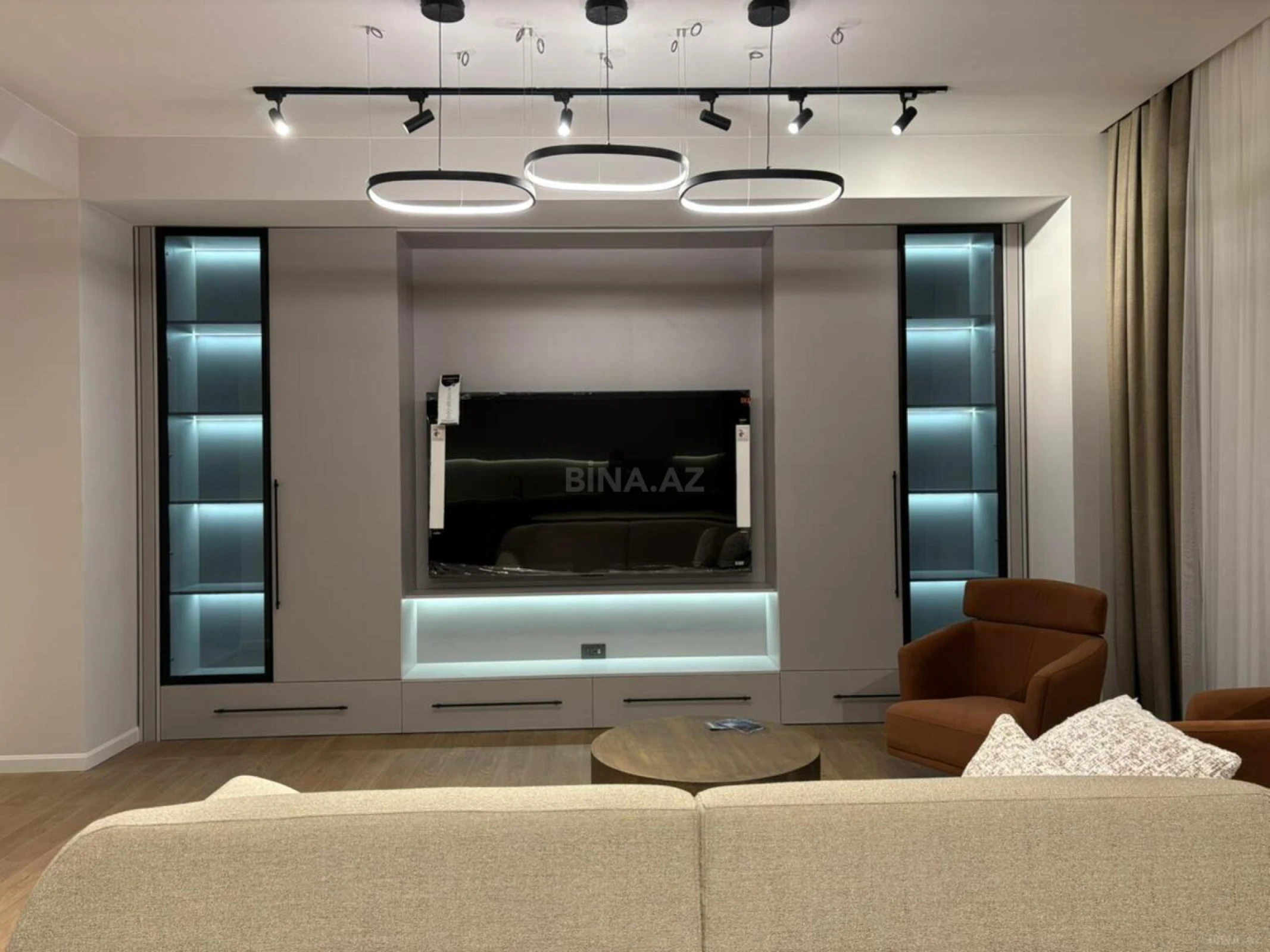 Kirayə verilir 3 otaqlı mənzil 120 m²