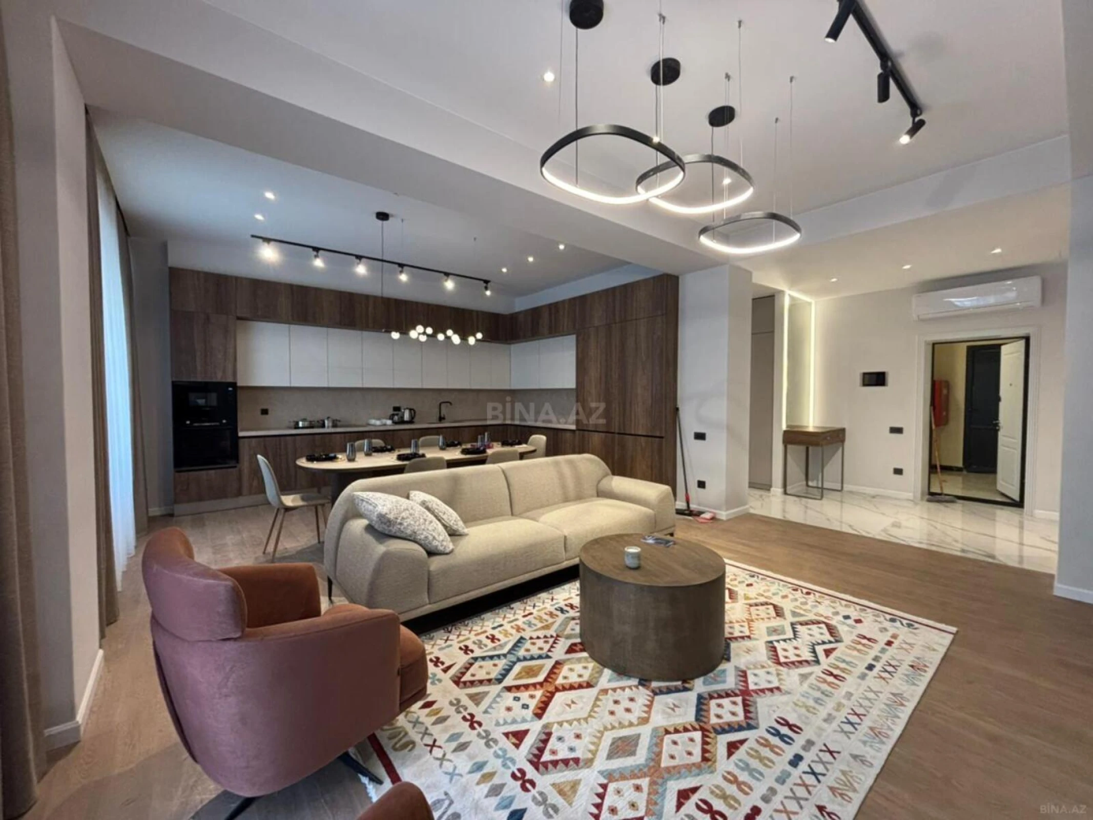 Kirayə verilir 3 otaqlı mənzil 120 m²