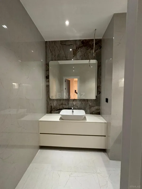 Kirayə verilir 3 otaqlı mənzil 120 m²