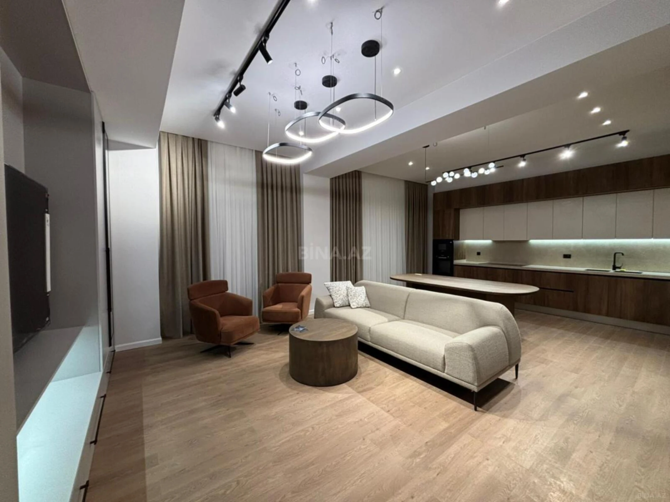 Kirayə verilir 3 otaqlı mənzil 120 m²