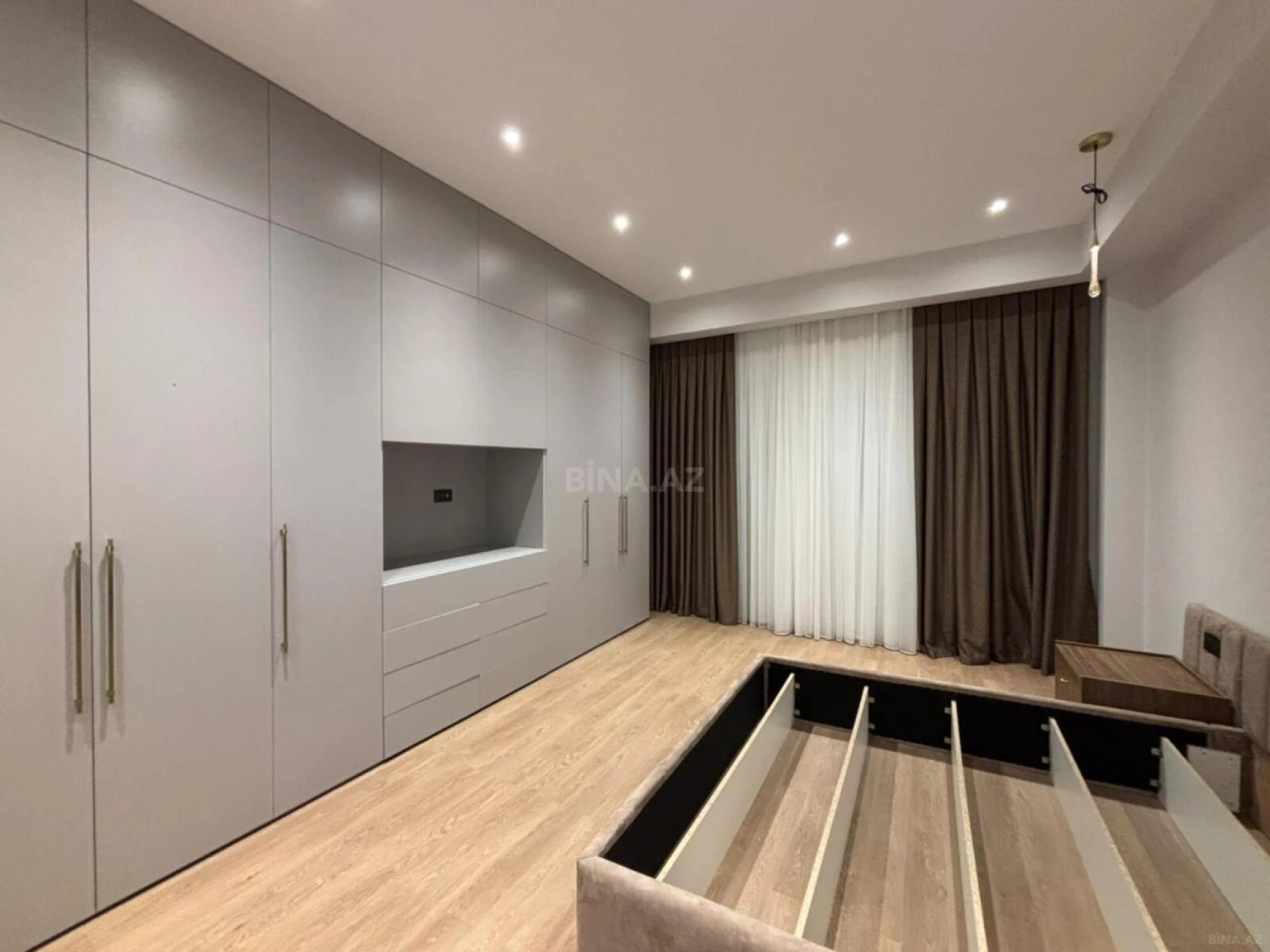 Kirayə verilir 3 otaqlı mənzil 120 m²