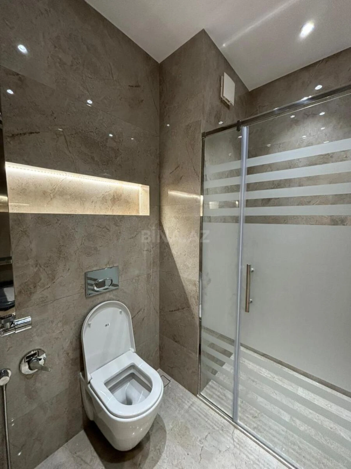 Kirayə verilir 3 otaqlı mənzil 120 m²