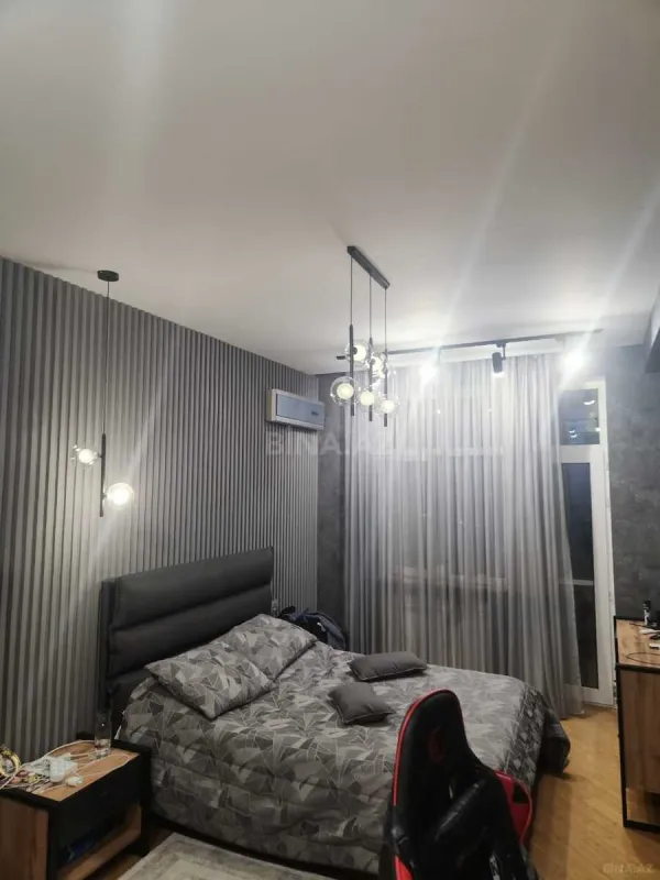 Satılır 5 otaqlı mənzil 320 m²