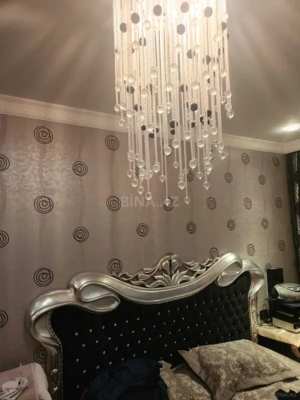 Satılır 5 otaqlı mənzil 320 m²