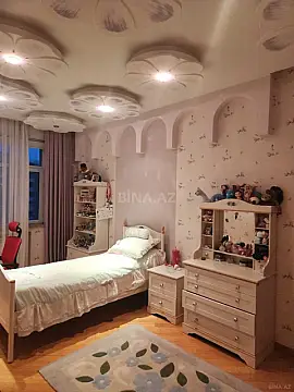 Satılır 5 otaqlı mənzil 320 m²