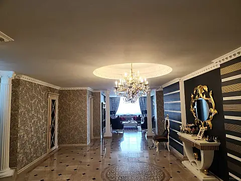 Satılır 5 otaqlı mənzil 320 m²