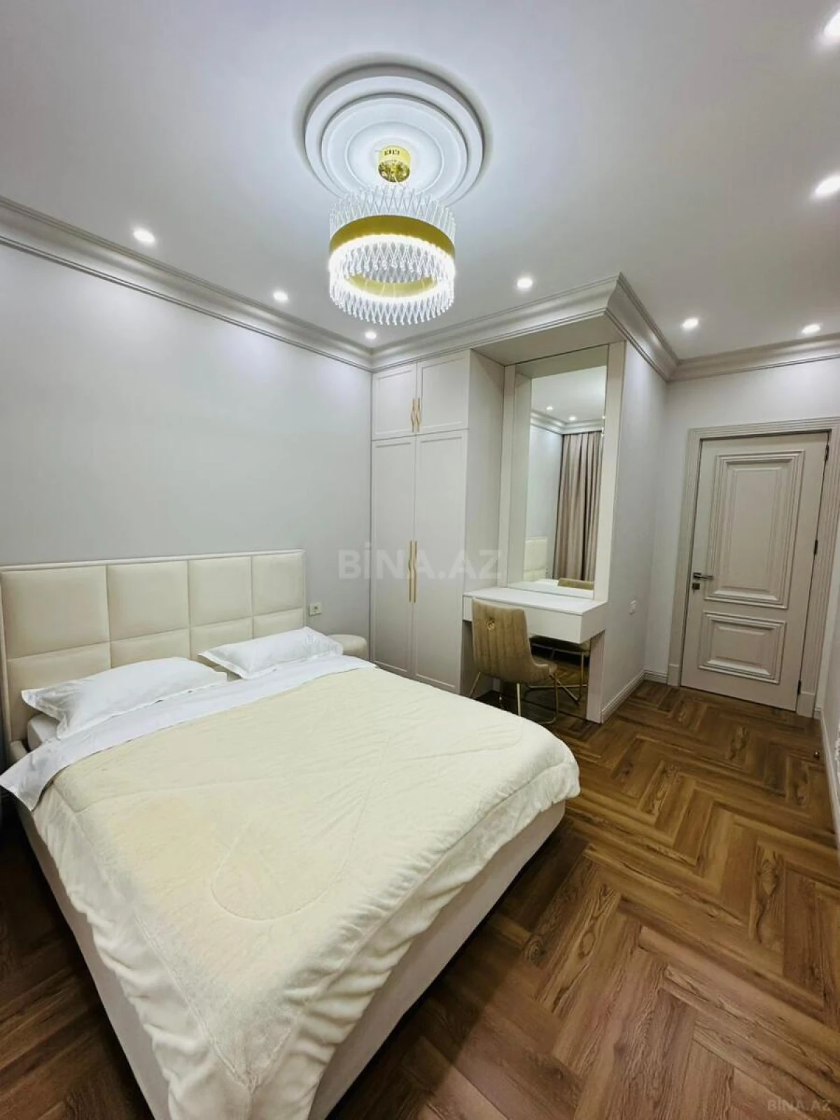 Kirayə verilir 3 otaqlı mənzil 110 m²