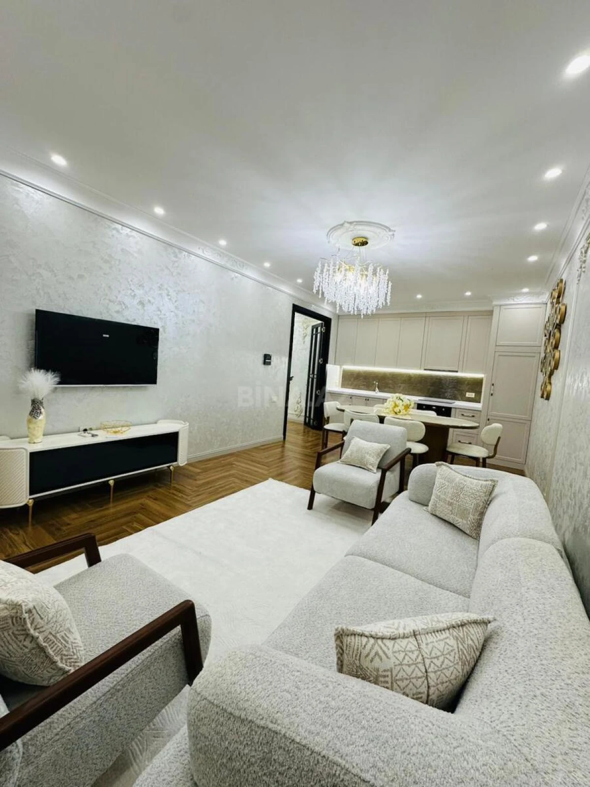 Kirayə verilir 3 otaqlı mənzil 110 m²