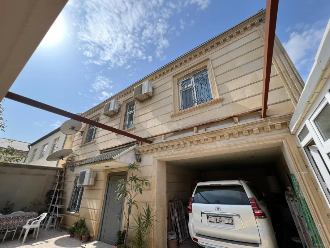 Satılır 4 otaqlı həyət evi 135 m²