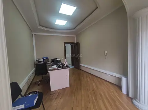 Satılır 3 otaqlı mənzil 122 m²