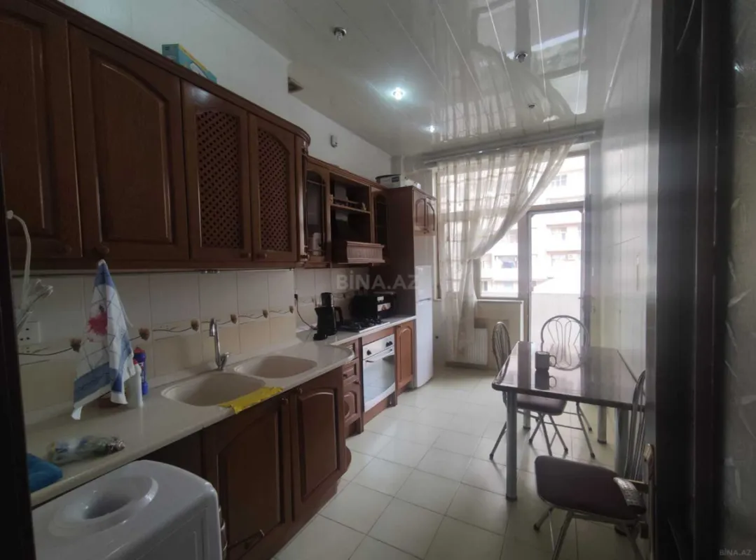Satılır 3 otaqlı mənzil 122 m²
