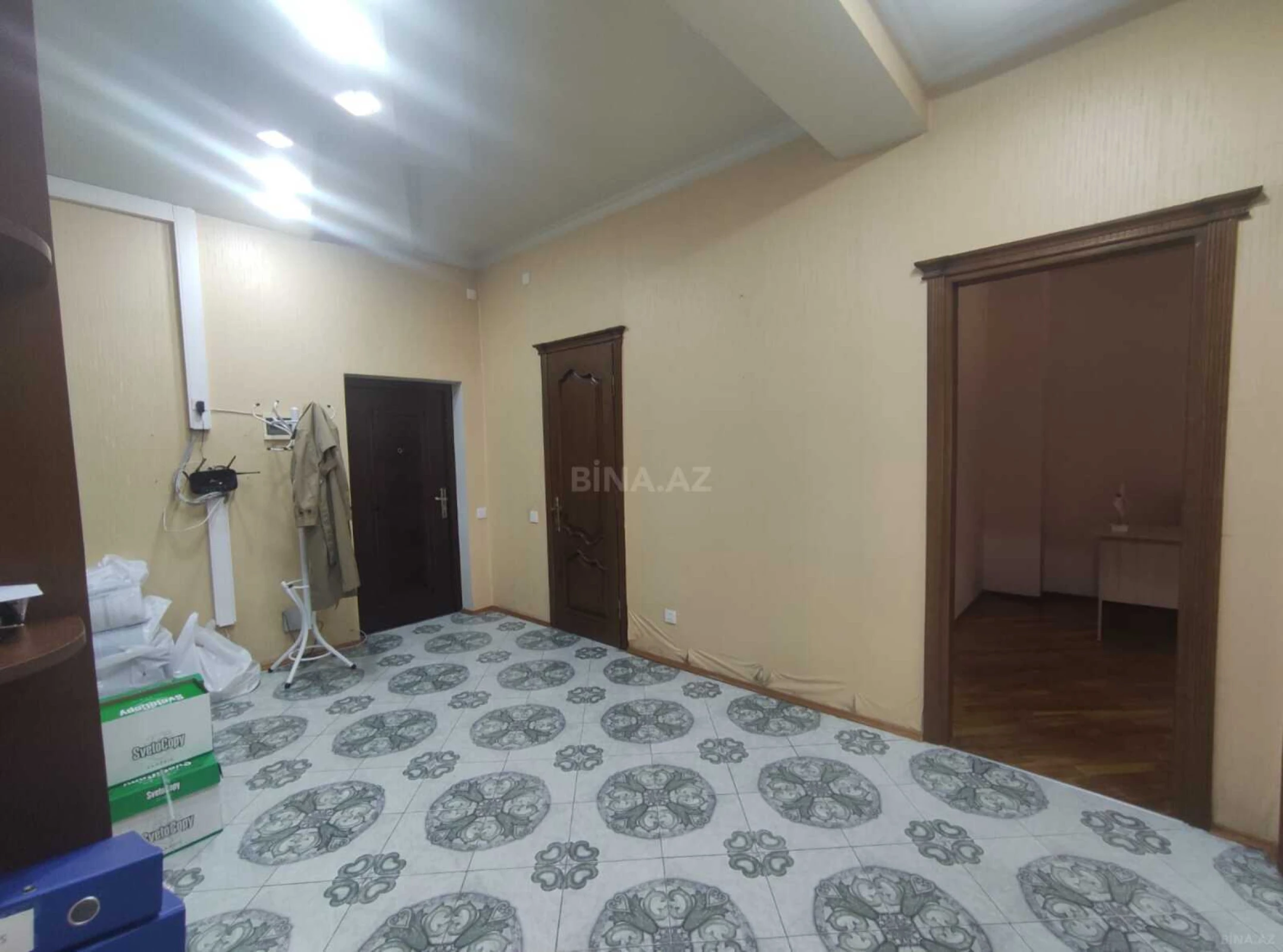 Satılır 3 otaqlı mənzil 122 m²