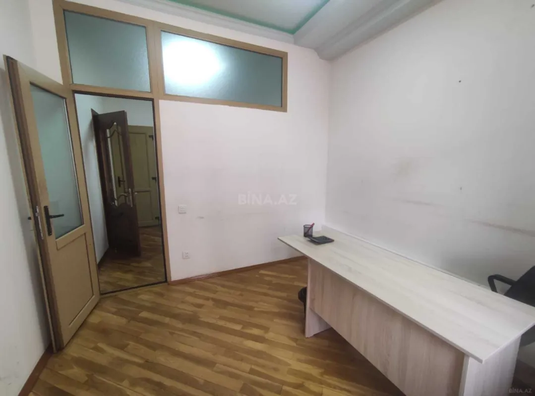 Satılır 3 otaqlı mənzil 122 m²