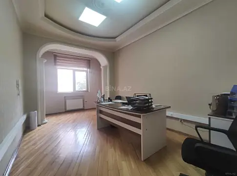 Satılır 3 otaqlı mənzil 122 m²