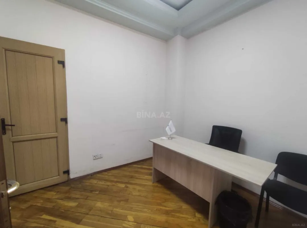 Satılır 3 otaqlı mənzil 122 m²