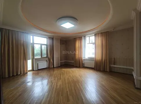 Satılır 3 otaqlı mənzil 122 m²