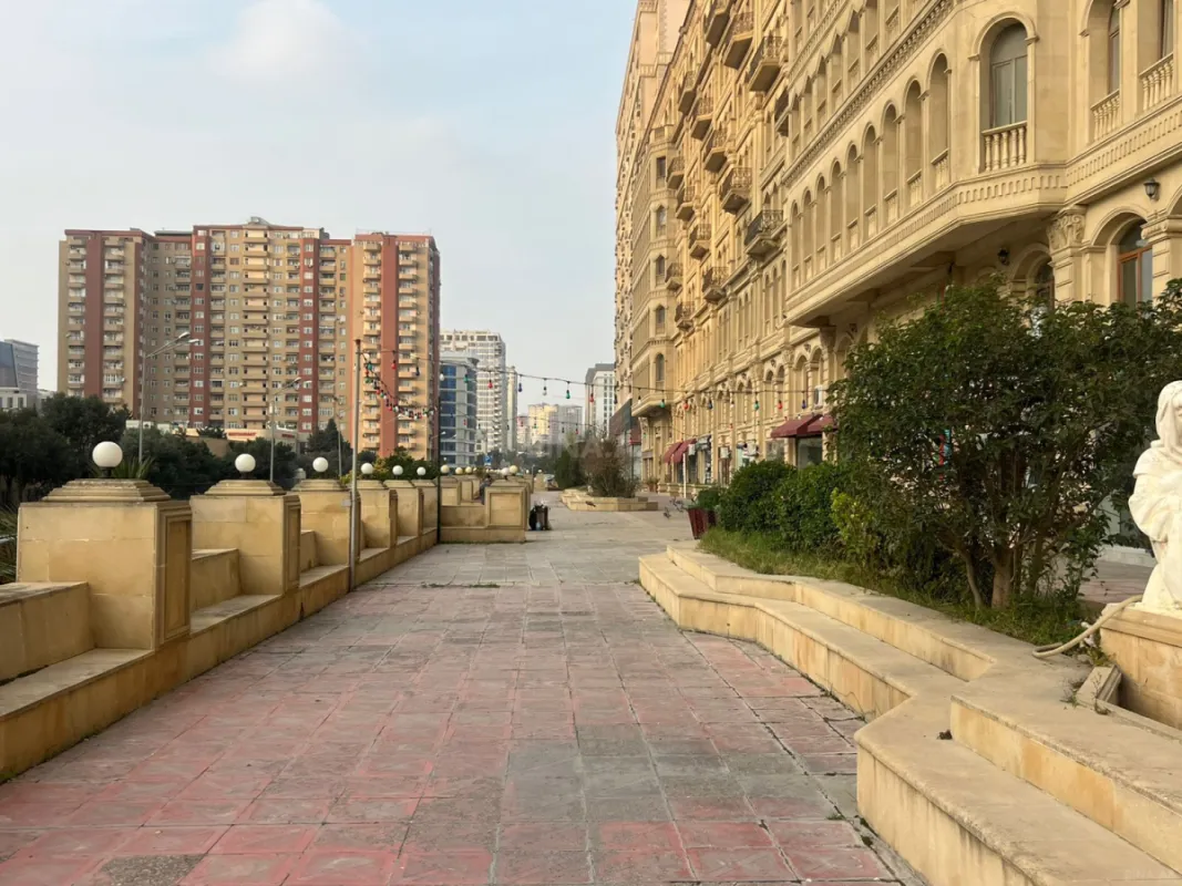 Kirayə verilir 2 otaqlı ofis 80 m²