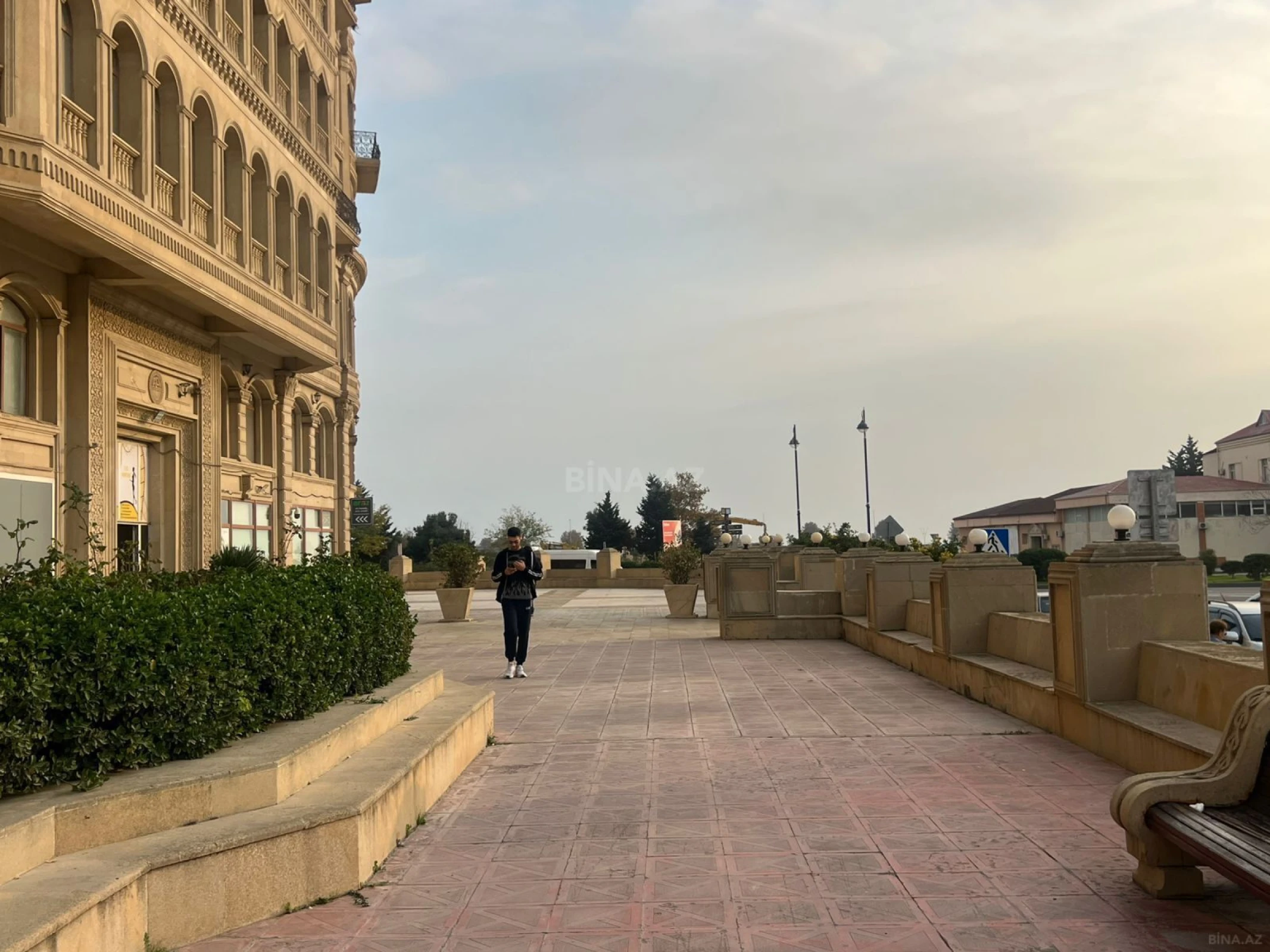 Kirayə verilir 2 otaqlı ofis 80 m²