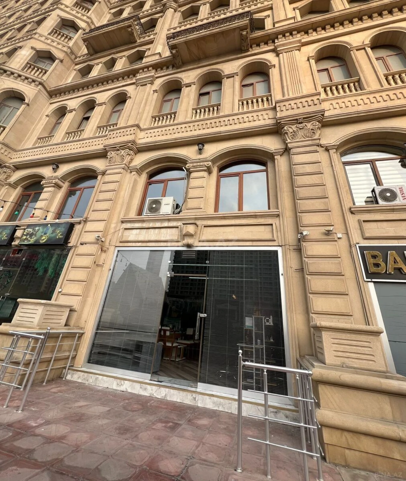 Kirayə verilir 2 otaqlı ofis 80 m²