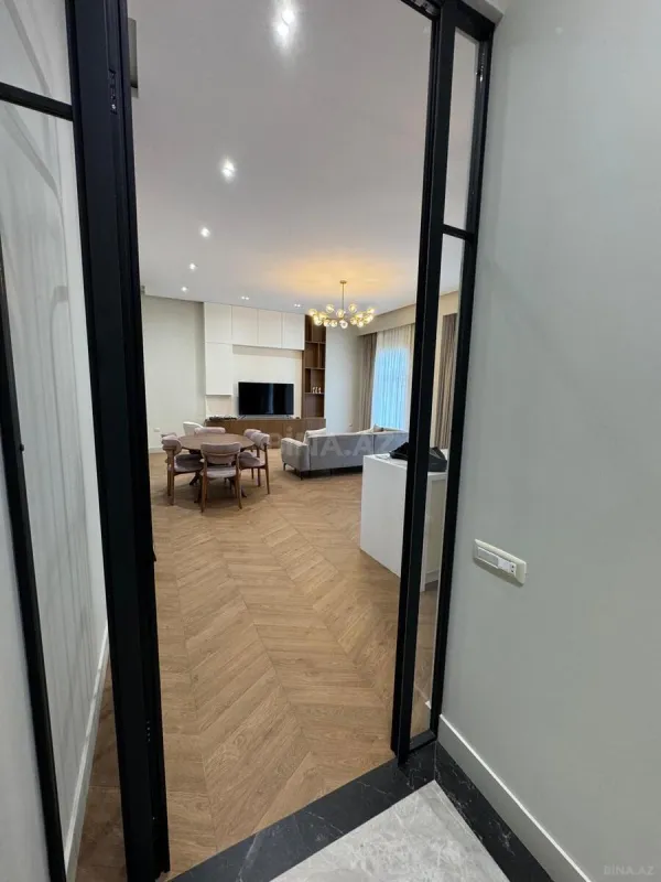 Kirayə verilir 4 otaqlı mənzil 146 m²