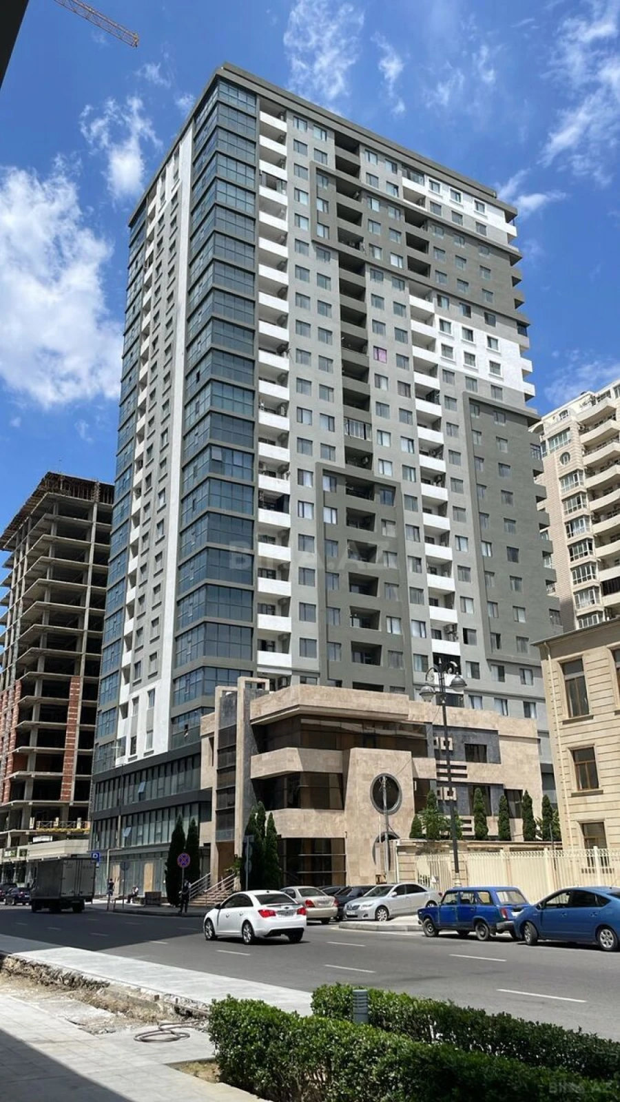 Satılır 2 otaqlı mənzil 76 m²