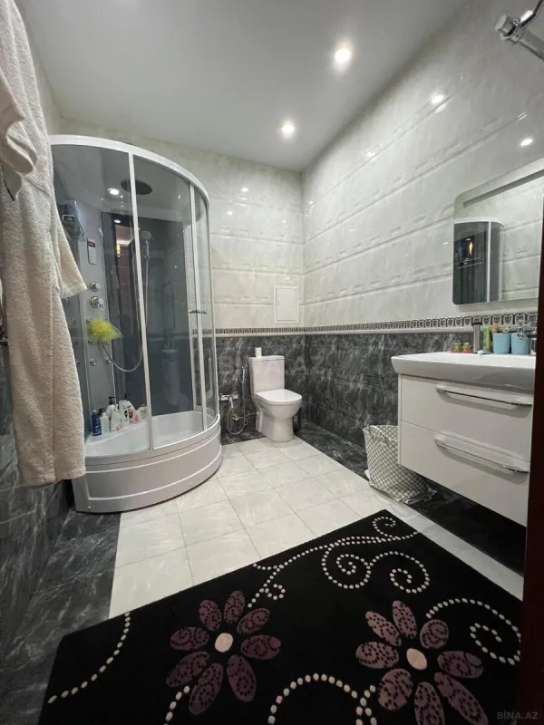 Satılır 3 otaqlı mənzil 151 m²