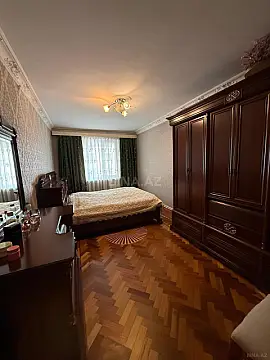 Satılır 5 otaqlı mənzil 130 m²
