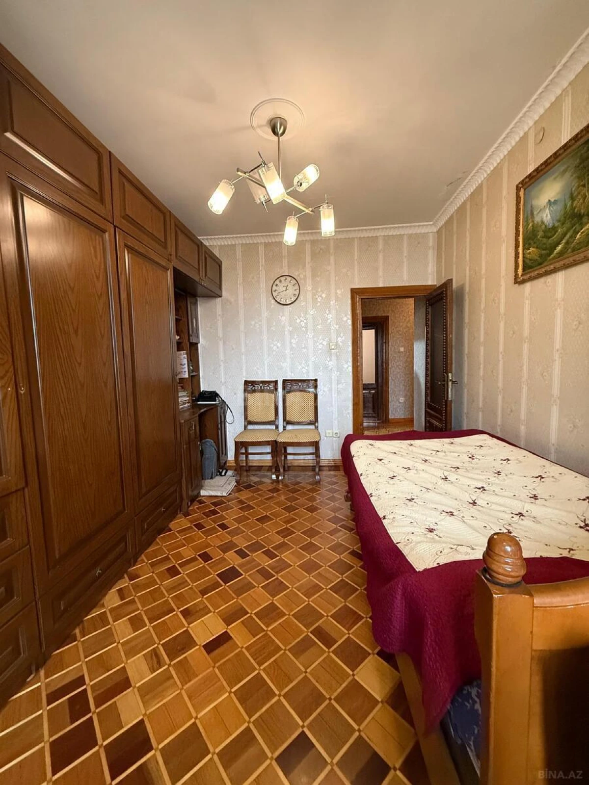 Satılır 5 otaqlı mənzil 130 m²