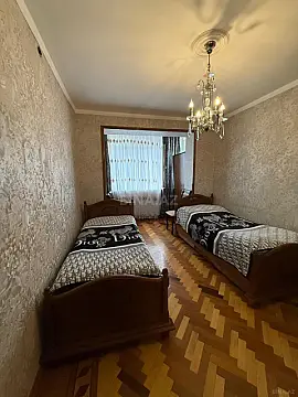 Satılır 5 otaqlı mənzil 130 m²
