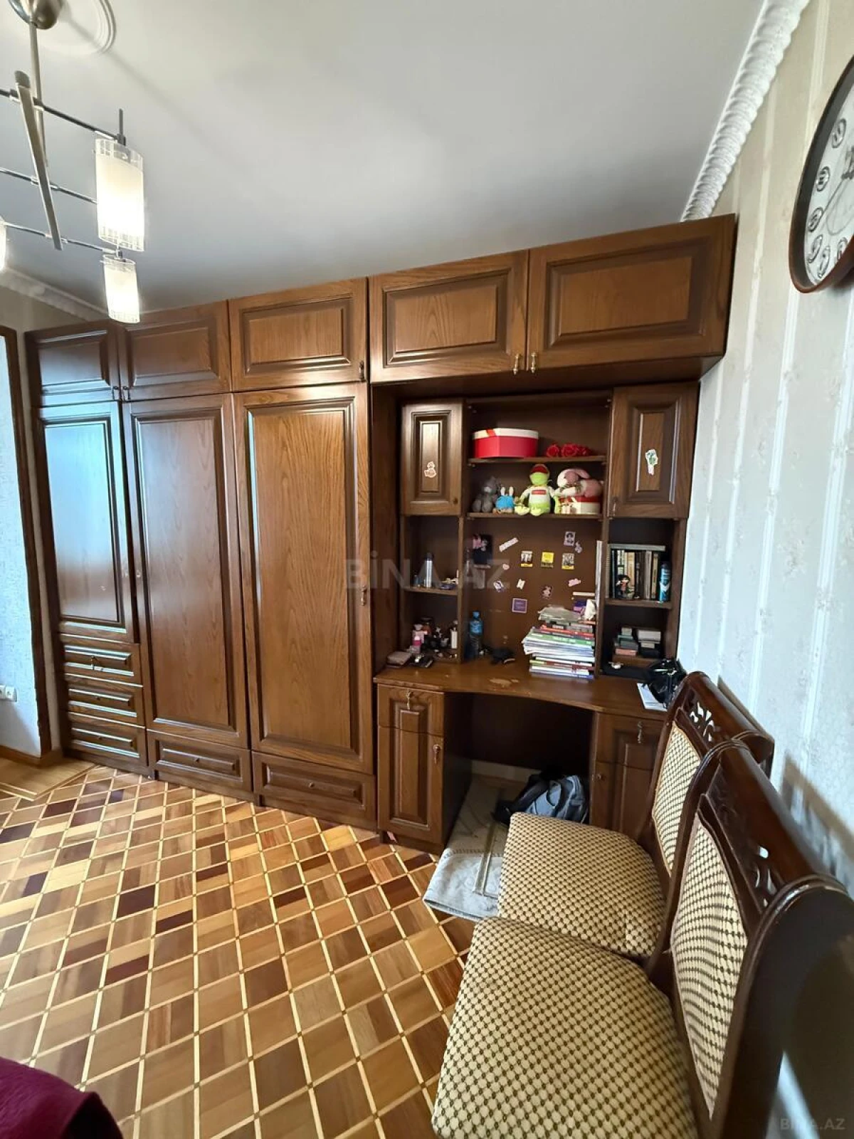 Satılır 5 otaqlı mənzil 130 m²