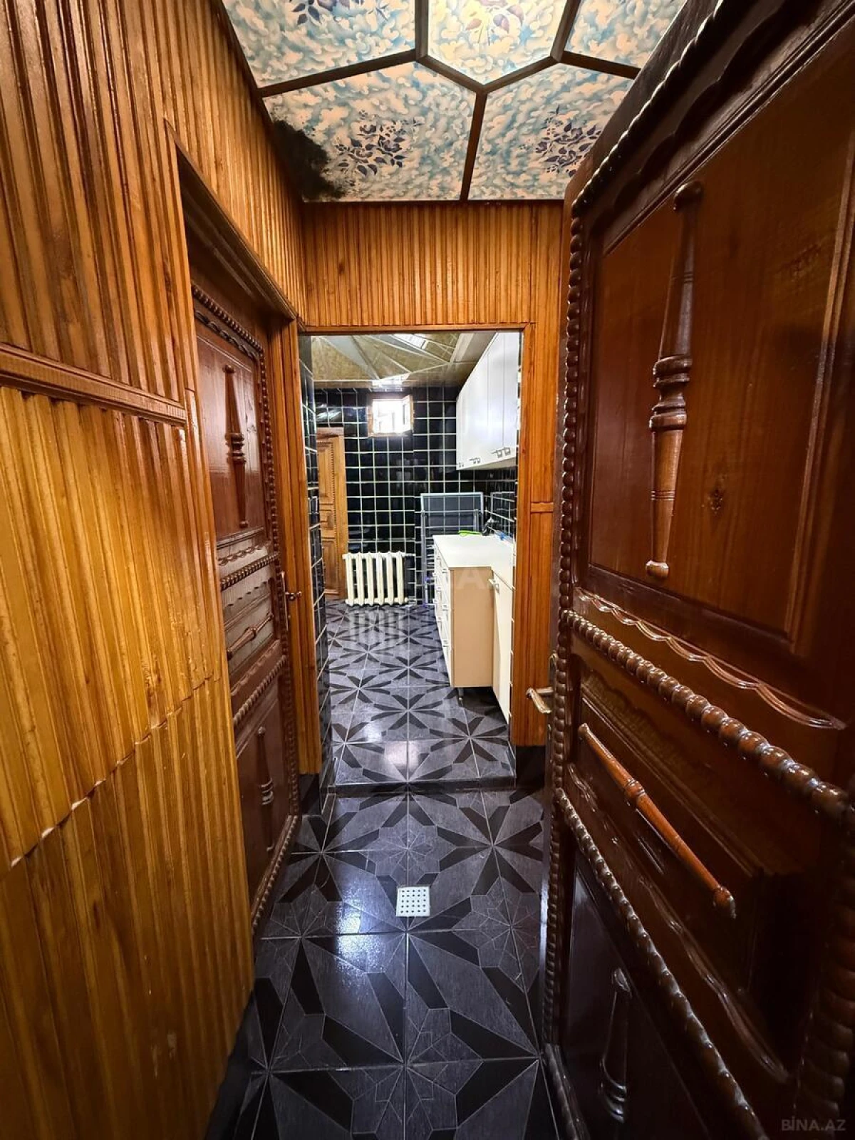 Satılır 5 otaqlı mənzil 130 m²