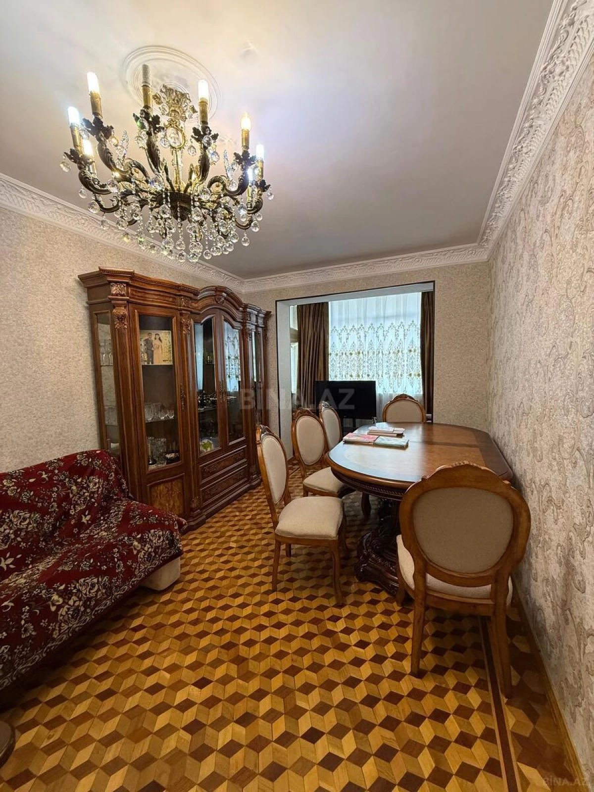 Satılır 5 otaqlı mənzil 130 m²