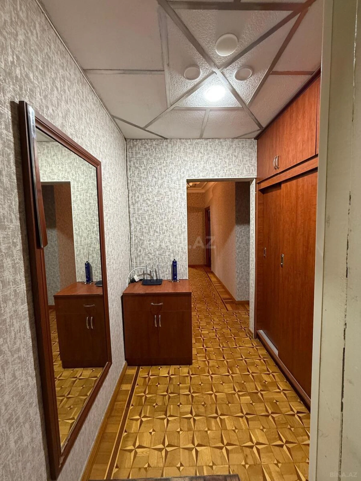 Satılır 5 otaqlı mənzil 130 m²
