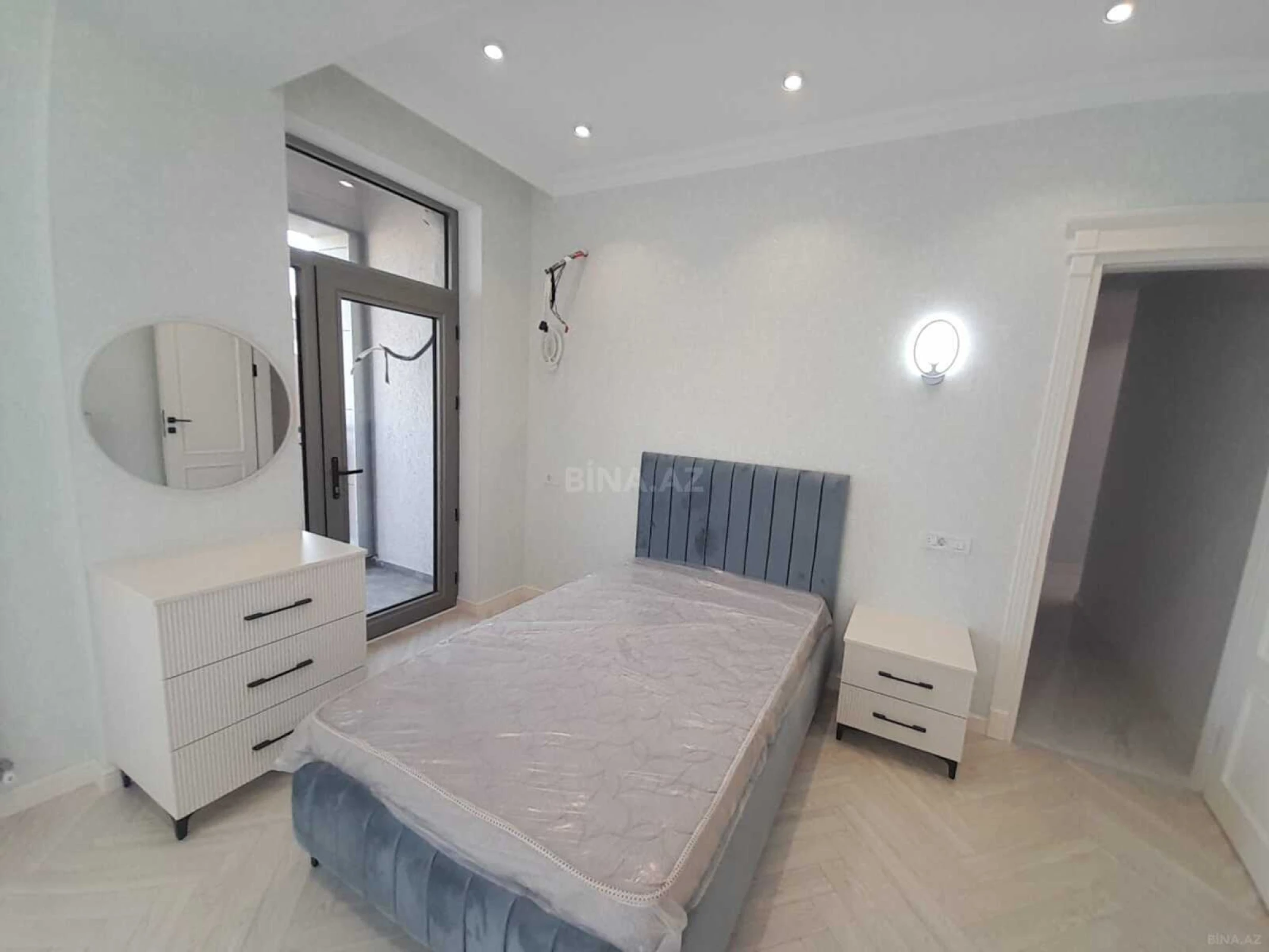 Kirayə verilir 3 otaqlı mənzil 150 m²