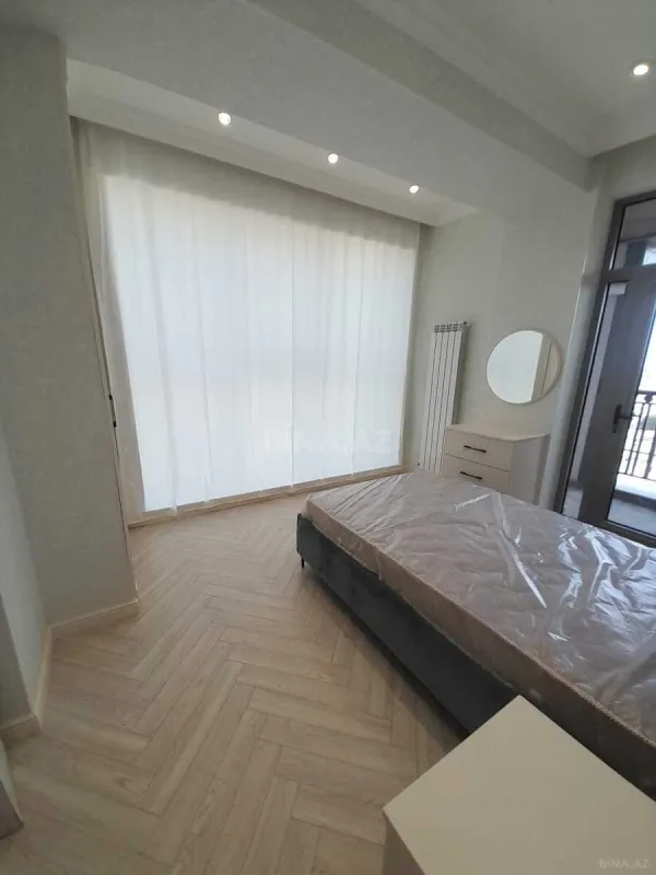 Kirayə verilir 3 otaqlı mənzil 150 m²