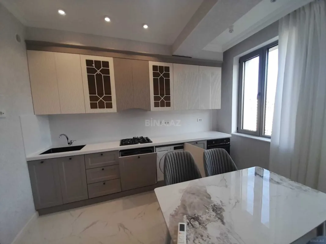 Kirayə verilir 3 otaqlı mənzil 150 m²
