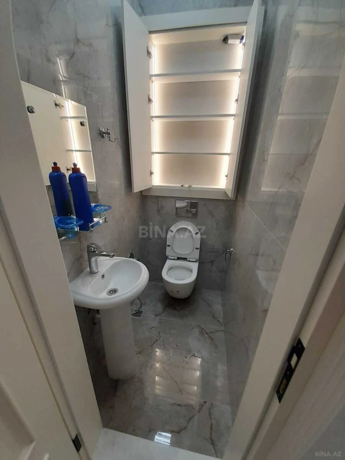 Kirayə verilir 3 otaqlı mənzil 150 m²