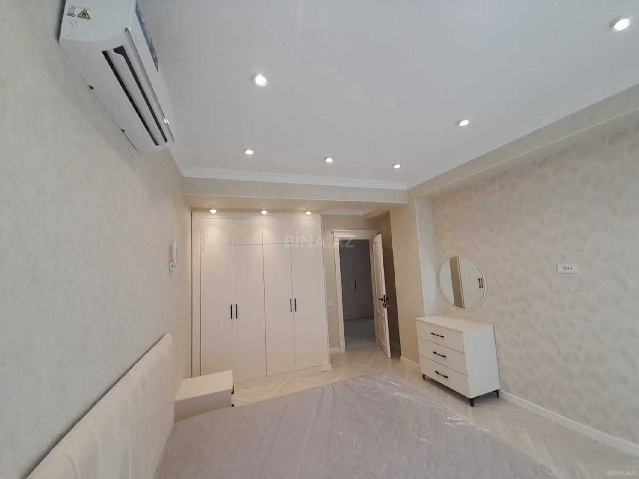 Kirayə verilir 3 otaqlı mənzil 150 m²