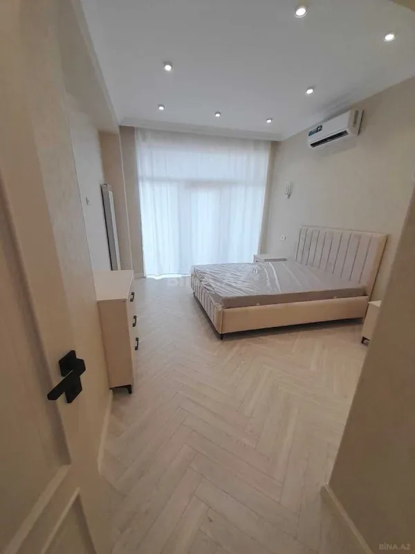 Kirayə verilir 3 otaqlı mənzil 150 m²