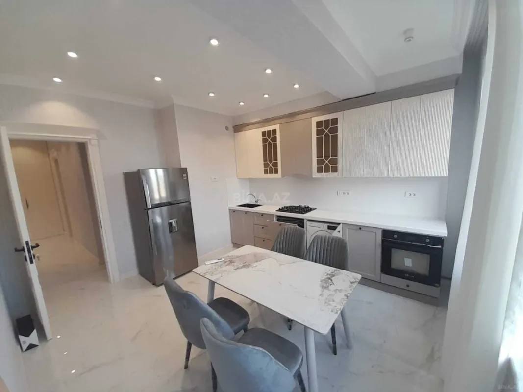 Kirayə verilir 3 otaqlı mənzil 150 m²
