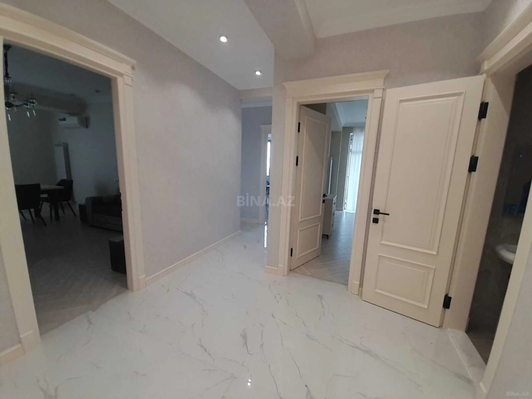 Kirayə verilir 3 otaqlı mənzil 150 m²