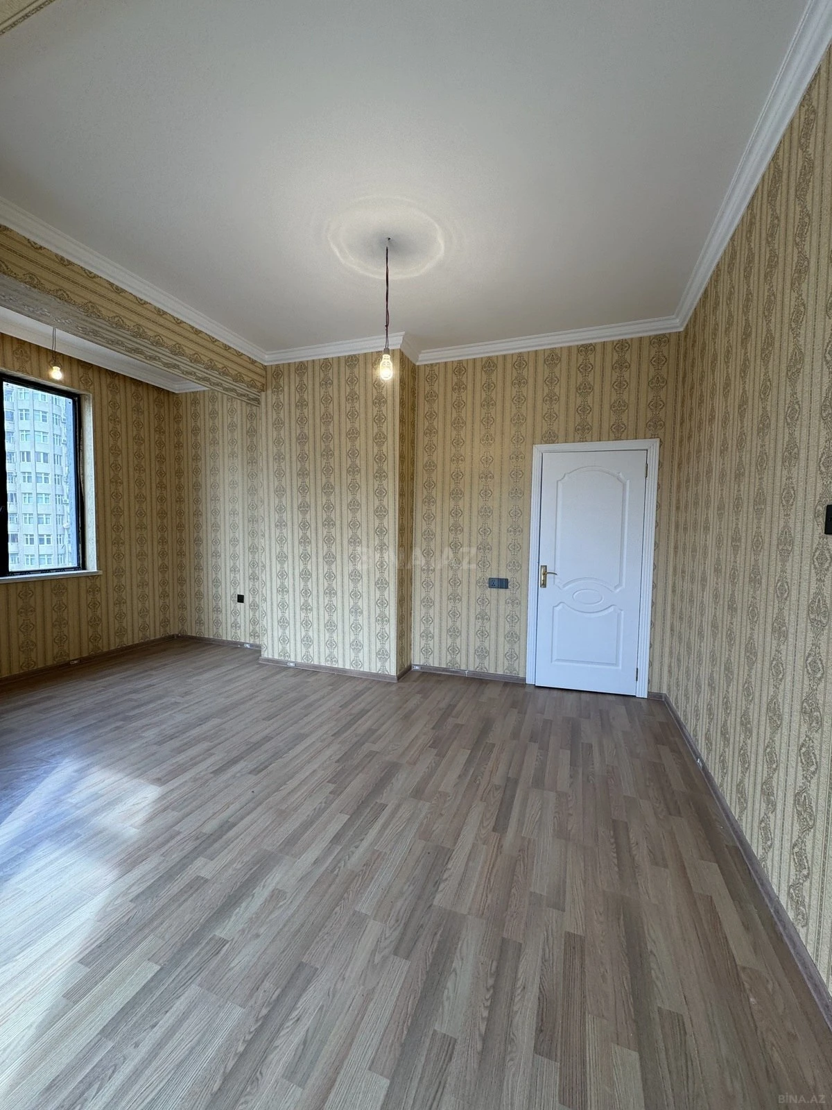 Satılır 3 otaqlı mənzil 110 m²
