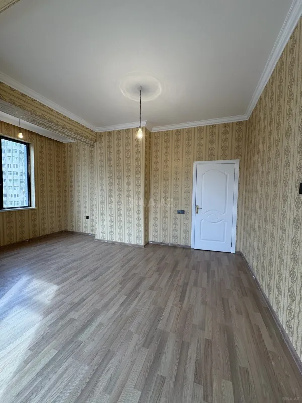 Satılır 3 otaqlı mənzil 110 m²