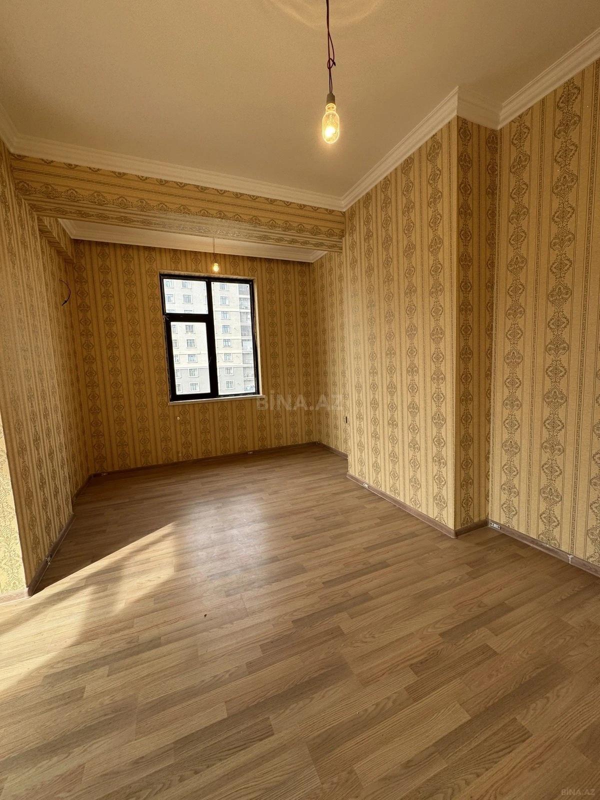 Satılır 3 otaqlı mənzil 110 m²