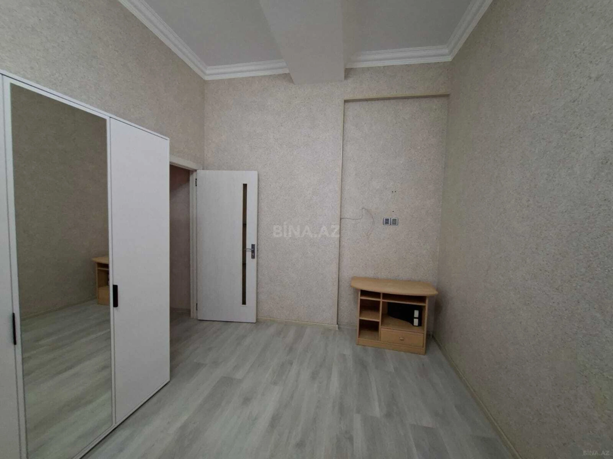 Kirayə verilir 2 otaqlı mənzil 75 m²