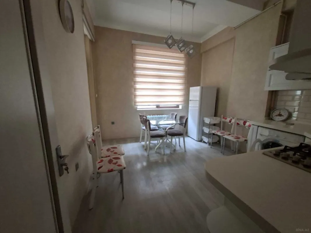 Kirayə verilir 2 otaqlı mənzil 75 m²