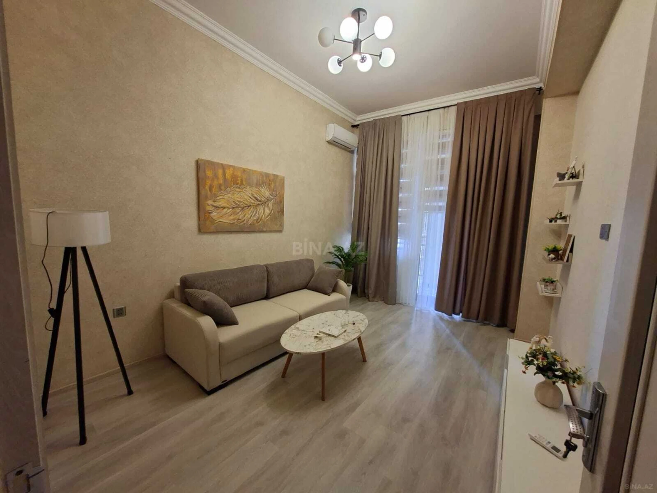 Kirayə verilir 2 otaqlı mənzil 75 m²