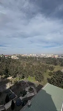 Satılır 15 otaqlı həyət evi 900 m²