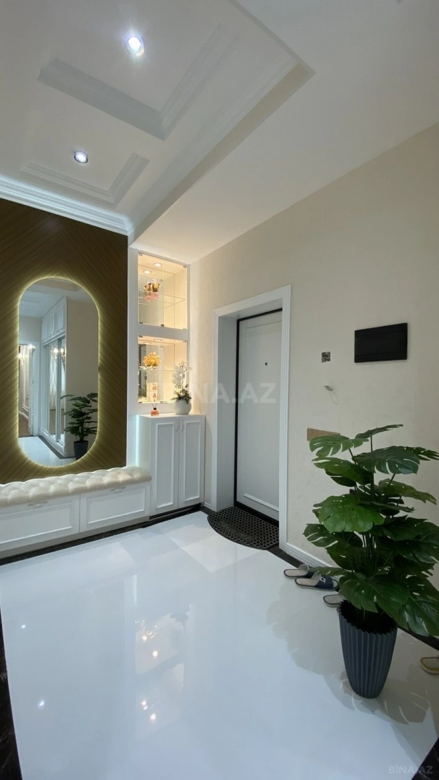 Satılır 3 otaqlı mənzil 104 m²